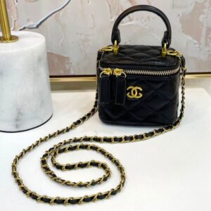 Top 5 Mẫu Túi Đeo Chéo Mini Nữ Thời Trang Nhất 2026 3 Túi đeo chéo mini dáng vuông